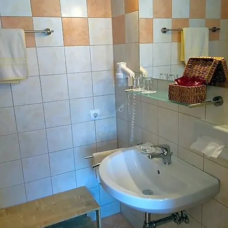 Gasthof-pension Golob Kirchbach (Carinthia)