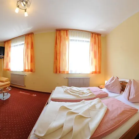 מלון Gasthof-pension Golob 3*